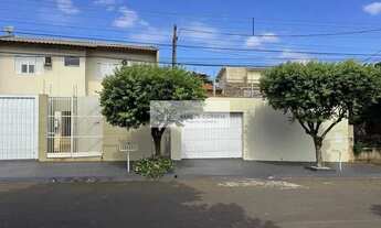 Imagem: Lindo Sobrado á venda, terreno 500m2, área