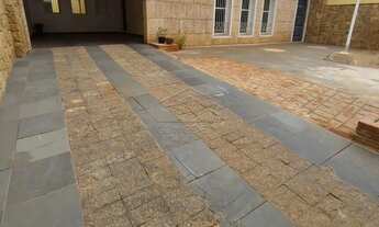 Imagem 2: CASA À VENDA EM FRENTE A USC