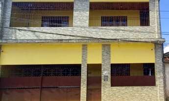 Imagem: VENDO CASA DE TRÊS (03) PAVIMENTOS NA CIDADE