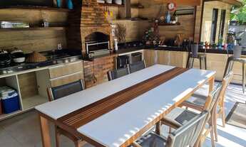 Imagem 3: Casa de condomínio para venda possui 800 metros quadrados com 5 quartos