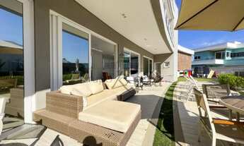 Imagem 4: Casa de condomínio para venda possui 580 metros quadrados com 5 quartos