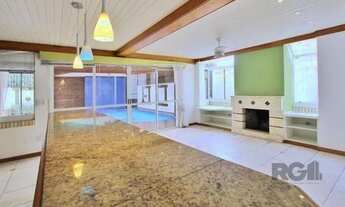 Imagem 2: Excelente casa de 324m² com 4 dormitórios e 2 vagas