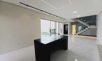 Imagem 7: Casa para venda tem 350 metros quadrados com 4 suítes em Ponta Negra - Manaus - Amazonas