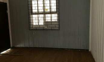 Imagem 6: Aluga-se casa de madeira, simples, grande e central