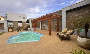 Imagem 3: Casa semimobiliada, Piscina aquecida, Deck, Pergolado com 5 Dormitórios, sendo 1 suíte e P