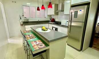 Imagem 6: Linda casa com 393 m2 úteis, 5 dormitórios, sendo 2 suítes, no Jardim Social/Curitiba