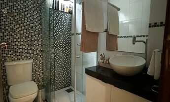 Imagem 6: Casa Reformada em Condomínio Versales - 3 Suítes, Semi-Mobiliada, R$7.900