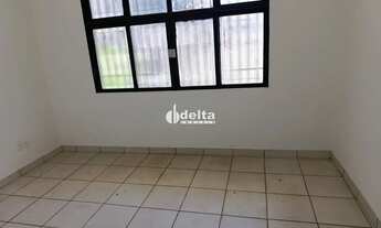 Imagem 4: Casa residencial com 3 quartos sendo 1 suíte disponível para locação no bairro Lidice em U