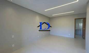 Imagem 5: Oportunidade Única: Casa em Condomínio de Alto Padrão com 4 Suítes e Piscina Aquecida no J