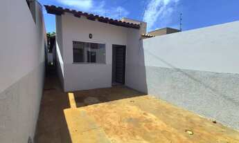 Imagem 3: Casa já financiada. Santa Emilia, com quintal. Saldo devedor 47 mil. Parcela $ 420,00