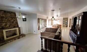 Imagem 5: Casa com 4 quartos, sendo 2 suítes, em amplo terreno com pomar ao lado localizada no bair