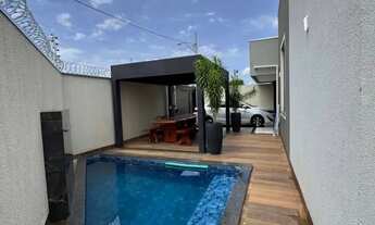 Imagem 5: CASA SEMIMOBILIADA A VENDA NA QUADRA 409 SUL COM TRÊS QUARTOS SENDO UMA SUÍTE E ÁREA GOURM