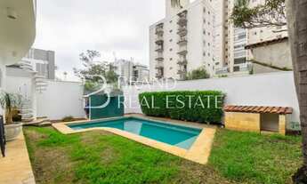 Imagem 2: Casa a venda de 365,00m² útil, com 3 quartos e 2 vagas