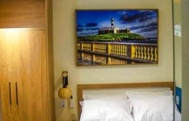 Imagem 6: Quarto e sala no House Ondina, 1 Quarto, 22.5 m² - Salvador/BA