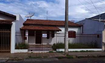 Imagem: Casa - Centro - Cidade Monte Carmelo