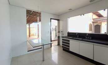 Imagem: Casa à venda no bairro Barreiro de 4 quartos