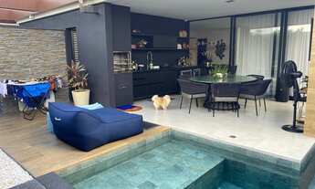 Imagem 3: Casa Alto Padrão com Piscina ,4 suítes Closet