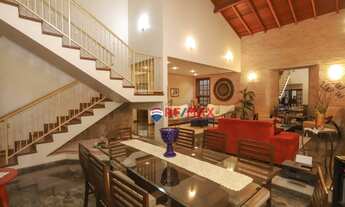 Imagem 7: Casa clássica de alto padrão