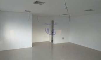 Imagem 4: Sala de 50m² com 2 vagas e 2 banheiros