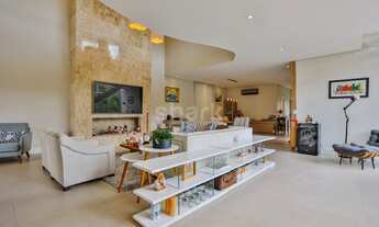 Imagem 4: Casa de condomínio para aluguel possui 460 metros quadrados com 5 quartos