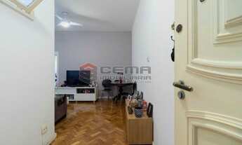 Imagem 2: Apartamento silencioso com 2 quartos no Flamengo e 1 vaga de garagem