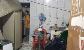 Imagem 4: Quarto e banheiro pia