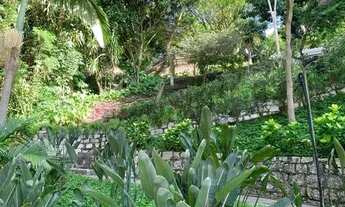 Imagem 6: Imóvel no Alto Leblon com lindos jardins e infraestrutura total de lazer