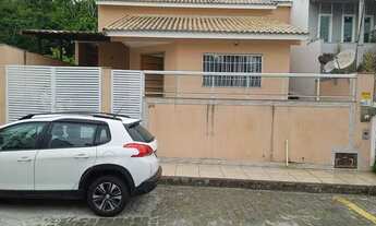 Imagem: Casa Linear com 1 Suíte e piscina Condomínio