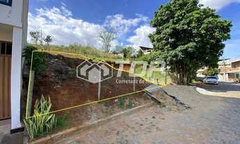 Imagem: Lote amplo com aproximadamente 348,00 m²