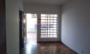 Imagem: Casa à venda em Santa Cruz dos Lázaros