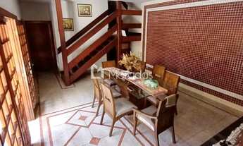 Imagem 5: Casa espaçosa de 3 pavimentos no coração da cidade