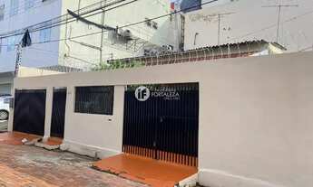 Imagem 4: Imóvel Versátil com 215m²: Residência Ampla + Ponto Comercial Estratégico