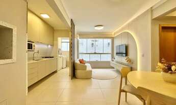 Imagem: Apartamento de 2 quartos, decorado, com