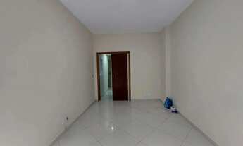 Imagem 2: Apto Centro, amplo, sol, reformadíssimo, vista verde, Rua 16 de março - Petrópolis - RJ