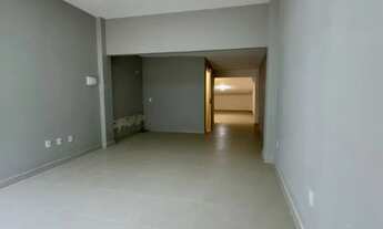 Imagem 2: Sala Comercial Reformada para Locação no Centro de Balneário Camboriú