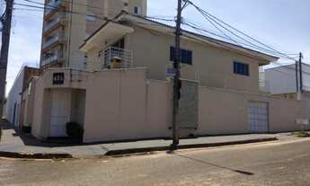 Imagem 1: Casa para Venda em Uberlândia, Bosque dos Buritis, 3 dormitórios, 1 suíte, 3 banheiros, 3