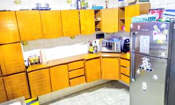 Imagem 6: Sobrado para aluguel possui 225 metros quadrados com 3 quartos