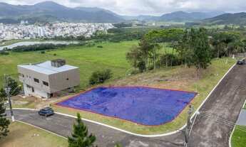 Imagem: Terreno de 445m² em condomínio fechado