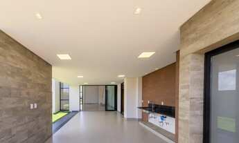 Imagem 3: Sobrado para venda tem 285 metros quadrados com 4 quartos