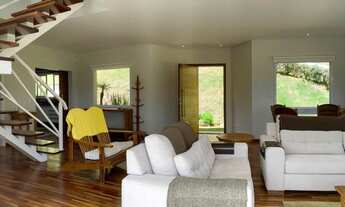 Imagem 5: Casa em área nobre no Alto do Capivari em Campos do Jordão com 4 suítes