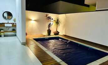 Imagem 3: O terreno possui 250 m², e área construída de 265 m², com 4 vagas sendo 2 cobertas