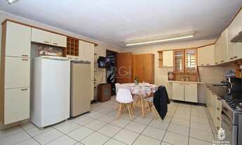 Imagem 2: Casa para Venda - 526.64m², 4 dormitórios, sendo 2 suites, 4 vagas - Teresópolis