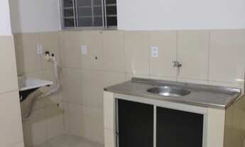 Imagem 3: Casa 2 andar, recém construída bem localizada toda no piso, banheiro com blindex