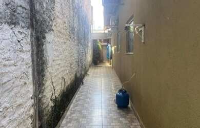 Imagem 3: CASA NO FUNDO DO LOTE COM 2 QUARTOS SUITE em Jardim América - Goiânia - GO