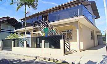 Imagem: Ampla casa duplex de 5 dormitórios na Praia