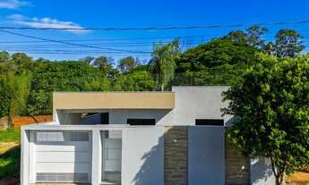 Imagem 2: Casa com 164m2, 3 quartos, sendo uma suíte e 3 vagas de garagem á Venda por R$ 340.00,00