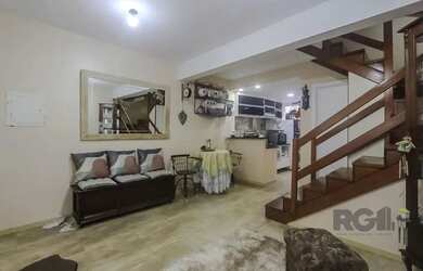 Imagem 3: Casa em condomínio, 77m², 2 dormitórios e 2 vagas no bairro Humaitá