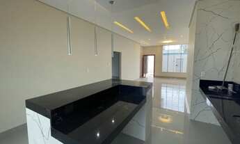 Imagem 5: Casa lindissima com auto padrão de acabamento com 3 Suítes na 505 Sul próx aos bombeiros