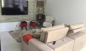 Imagem 4: Casa de condomínio para aluguel e venda possui 450 metros quadrados com 4 quartos