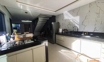 Imagem 6: Lindo Sobrado com porteira fechada para venda no bairro Reserva Real